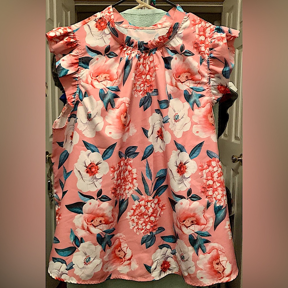 SHEIN Pink Ruffled Sleeveless blouse